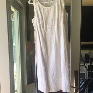 A Pea In the Pod White Linen Maternity Dress